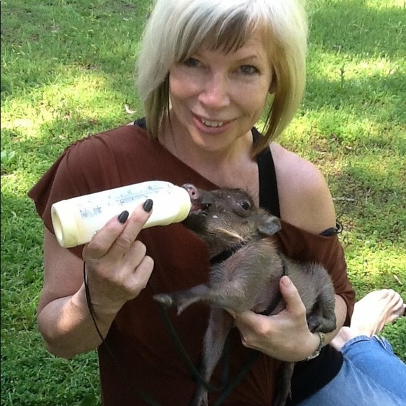 Yep, I make hats for this rock star (Linda Perry) at Wednesday’s Child Studio. - Picture 13 of 17
